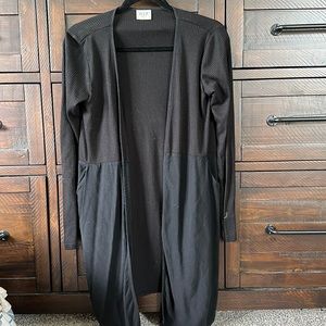 Long black cardigan from Buckle